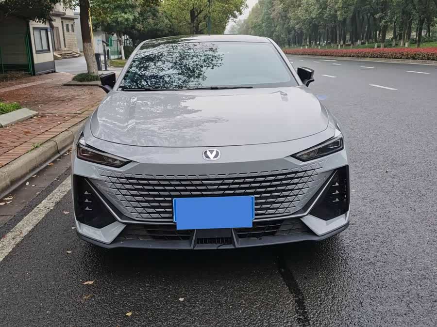 Changan UNI-V 2023 1.5T Premium - zdjęcie 3
