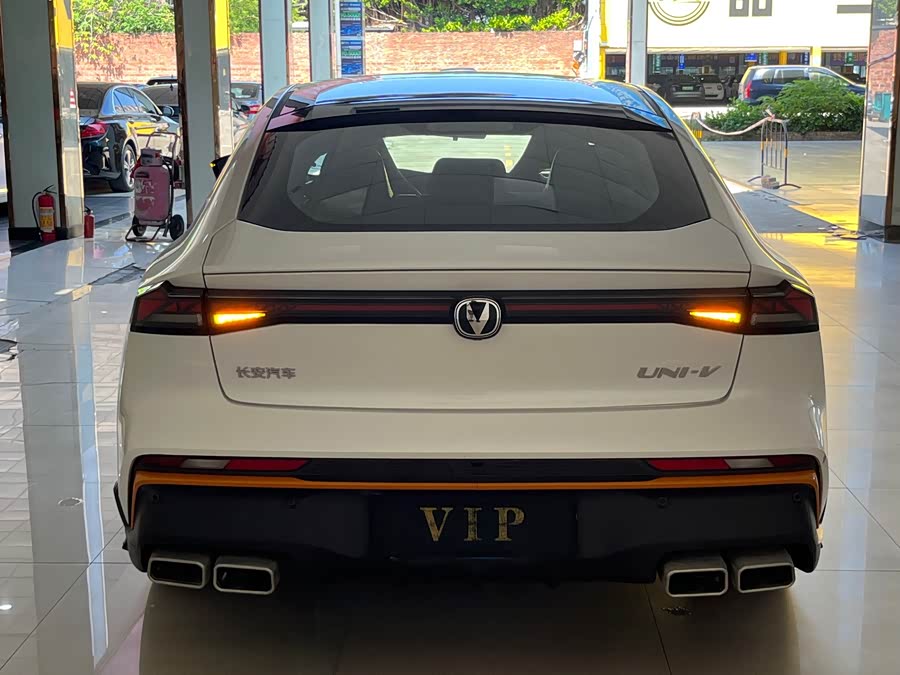 Changan UNI-V 2024 1.5T Premium Sports Edition - zdjęcie 8