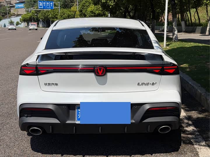 Changan UNI-V 2025 Third Generation 1.5T 500Bar Premium - zdjęcie 14