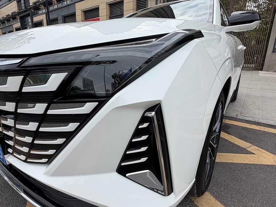Changan UNI-Z 2025 1.5T Luxury - zdjęcie 12