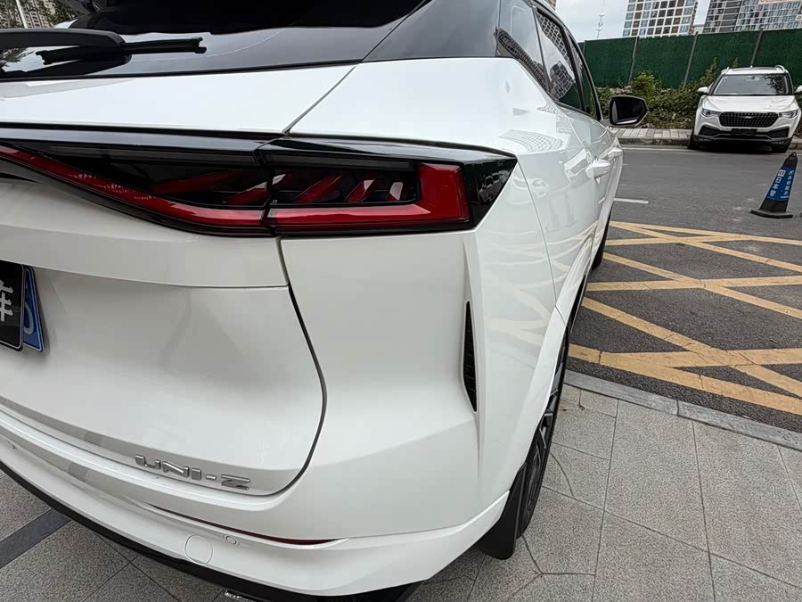 Changan UNI-Z 2025 1.5T Luxury - zdjęcie 13