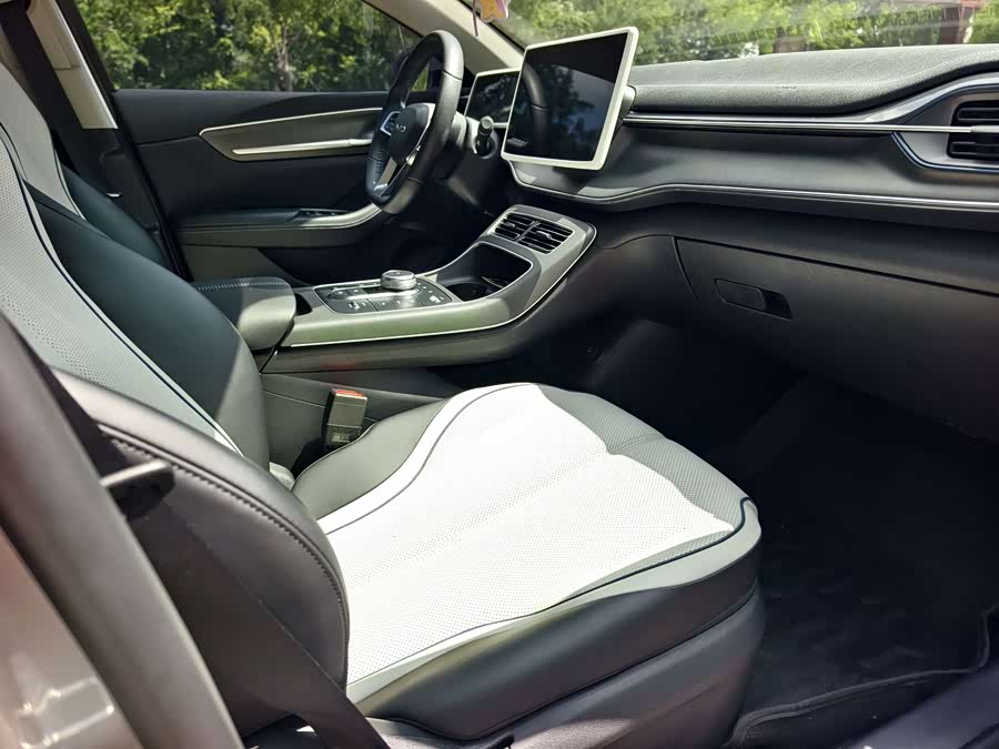 Chaser 05 2024 Glory DM-i 55KM Luxury - zdjęcie 9