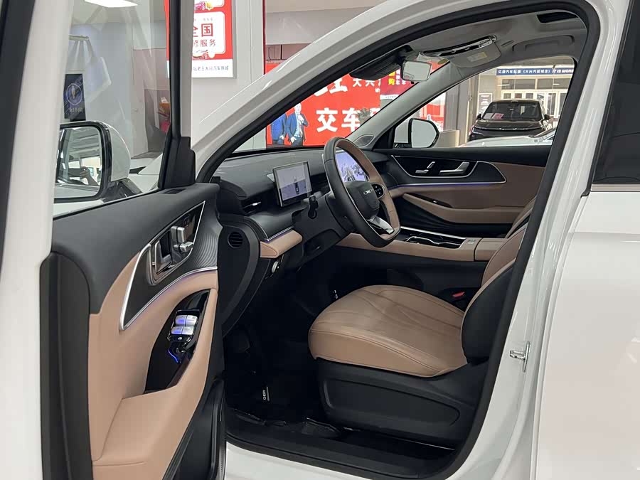 Chery Tiggo 8L 2024 2.0T 2WD Luxury 5-seater - zdjęcie 4