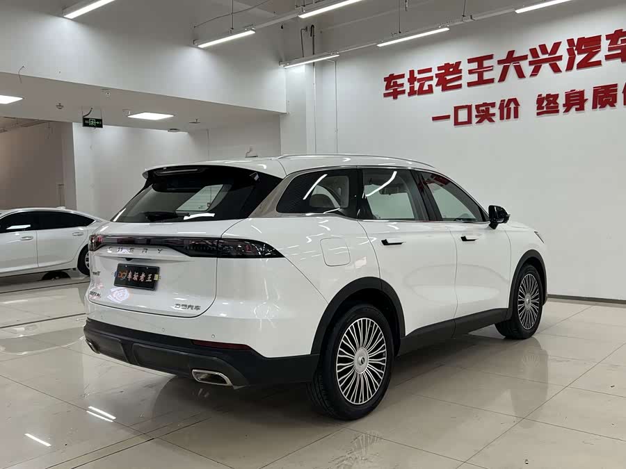 Chery Tiggo 8L 2024 2.0T 2WD Luxury 5-seater - zdjęcie 7
