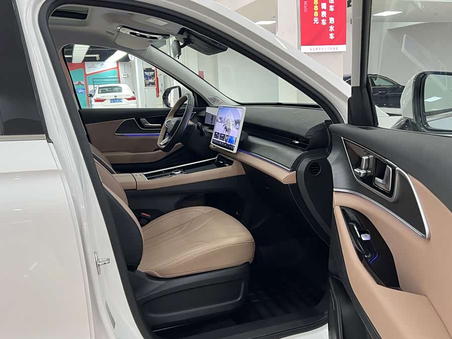 Chery Tiggo 8L 2024 2.0T 2WD Luxury 5-seater - zdjęcie 10