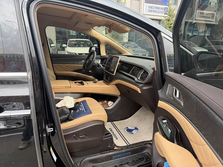 D9 2025 DM-i Intelligent Driving 1020 4WD Premium - zdjęcie 17