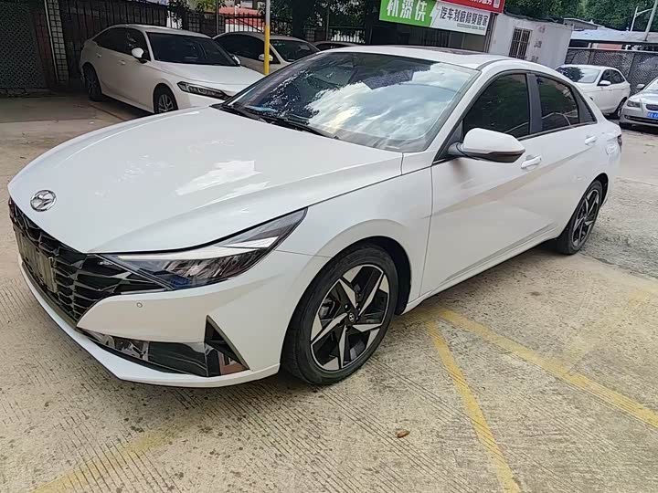 Elantra 2022 1.5L CVT LUX Premium Edition - zdjęcie 13