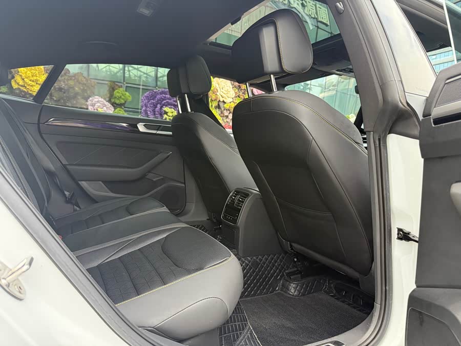 FAW-Volkswagen CC 2023 380TSI Eye-catching Edition - zdjęcie 11