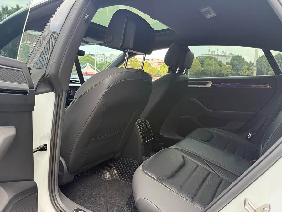 FAW-Volkswagen CC 2023 380TSI Eye-catching Edition - zdjęcie 5