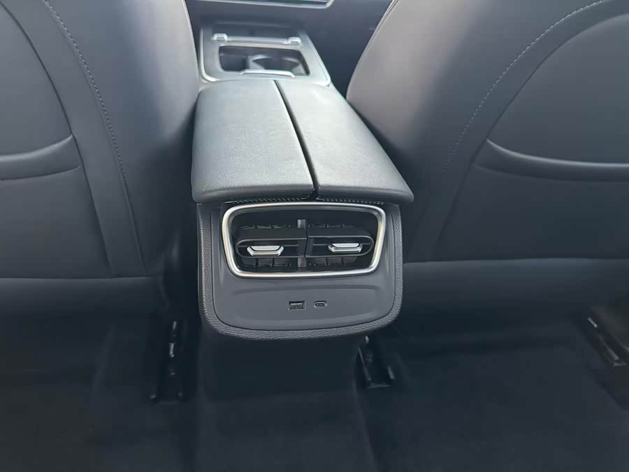 Fengyun A8L 2025 1.5TGDI 145km Luxury - zdjęcie 19