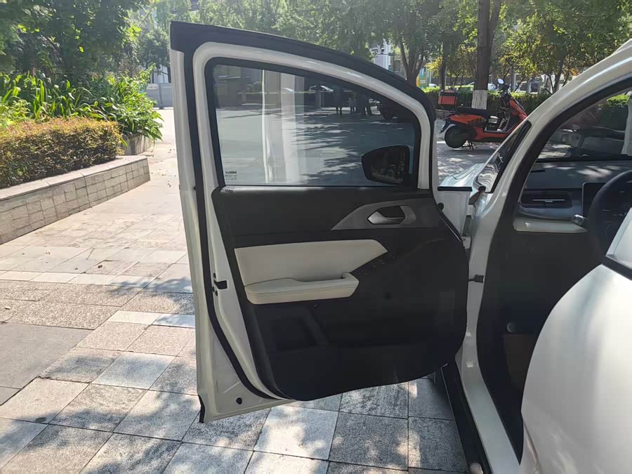 Geely Geometry E Firefly 2023 401KM Thunder Tiger 5-seater - zdjęcie 13