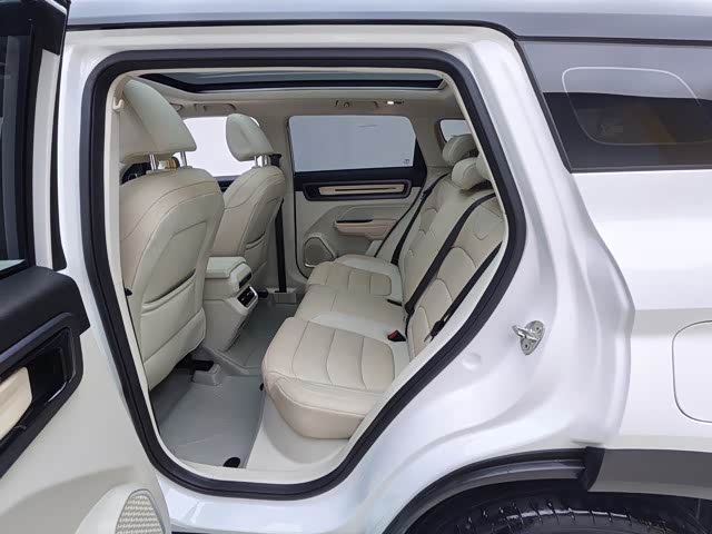Geely ICON 2023 1.5TD Chocolate Edition - zdjęcie 17