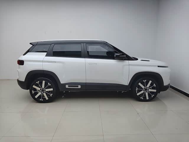 Geely ICON 2023 1.5TD Chocolate Edition - zdjęcie 4