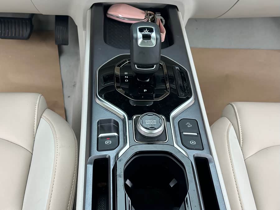 Geely ICON 2025 Linglong 1.5TD Jinxi Edition - zdjęcie 12