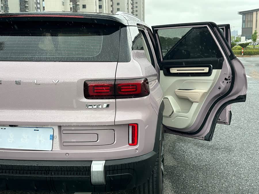 Geely ICON 2025 Linglong 1.5TD Jinxi Edition - zdjęcie 14