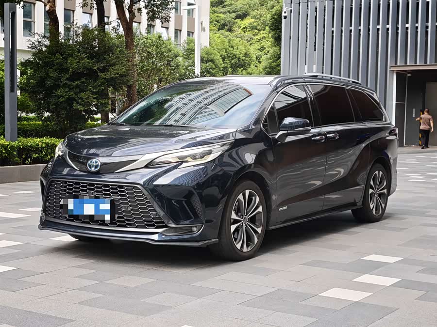 Grevia 2022 2.5L Hybrid Premium - zdjęcie 1