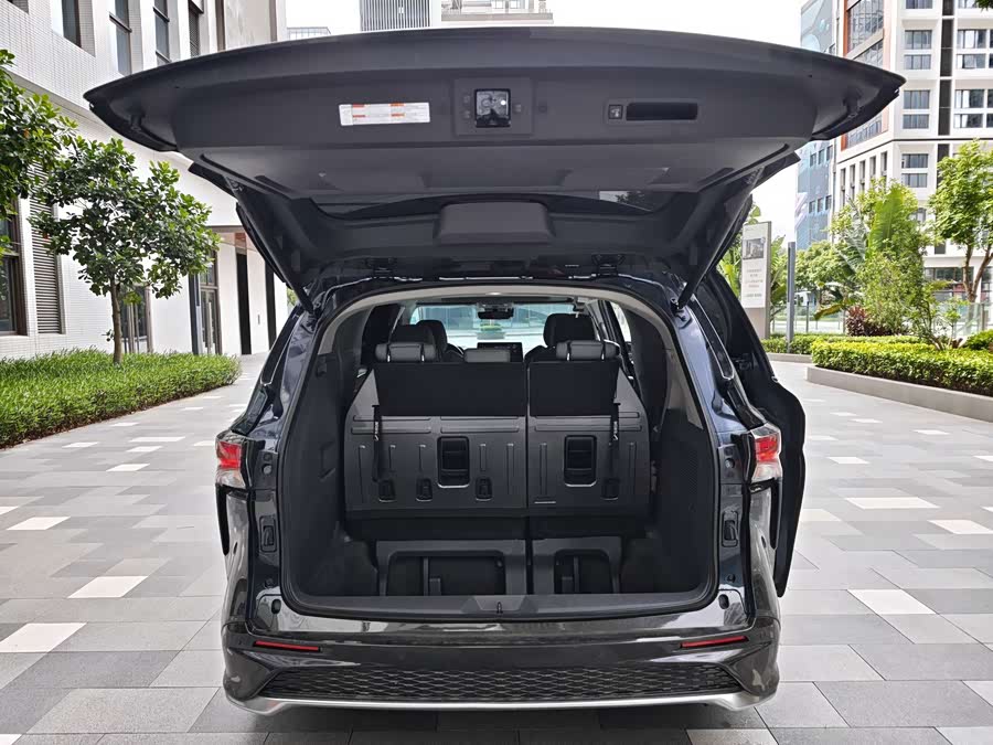 Grevia 2022 2.5L Hybrid Premium - zdjęcie 12