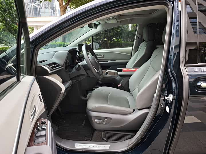 Grevia 2022 2.5L Hybrid Premium - zdjęcie 18