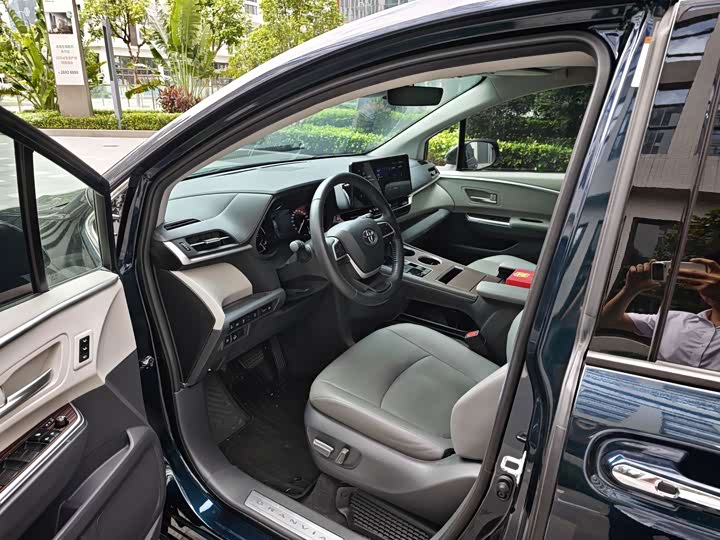 Grevia 2022 2.5L Hybrid Premium - zdjęcie 20