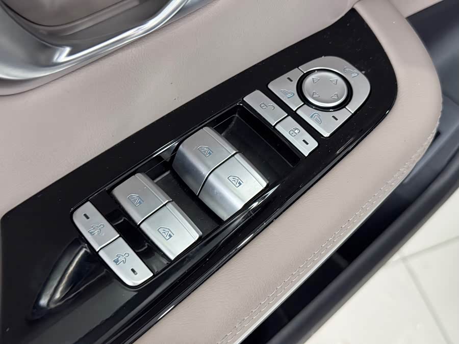 Han 2025 DM-i 125KM Luxury - zdjęcie 16