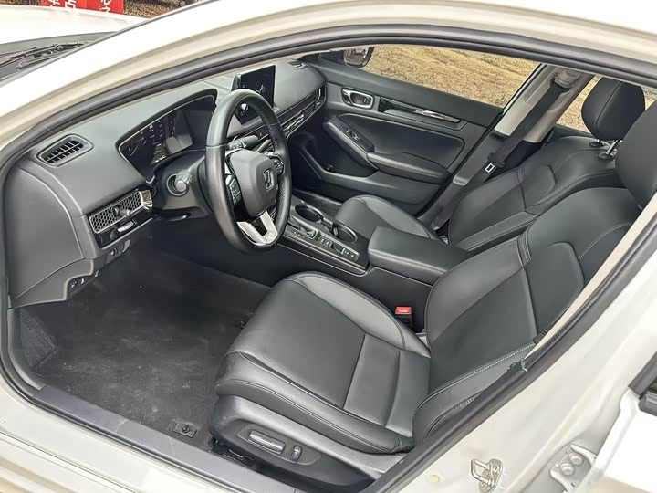 Hatchback 240Turbo CVT Phantom Night Luxury - zdjęcie 16