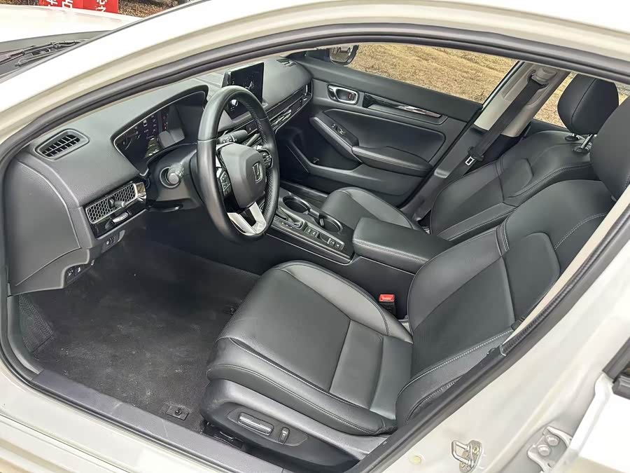 Hatchback 240Turbo CVT Phantom Night Luxury - zdjęcie 7