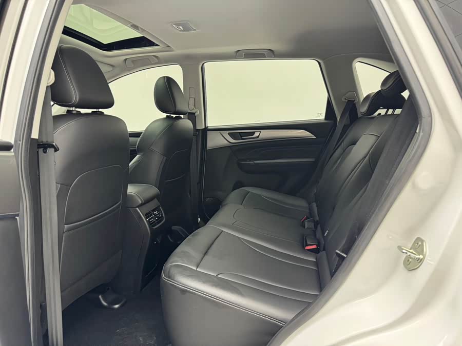 Haval M6 2021 PLUS 1.5T DCT Luxury Intelligent - zdjęcie 8