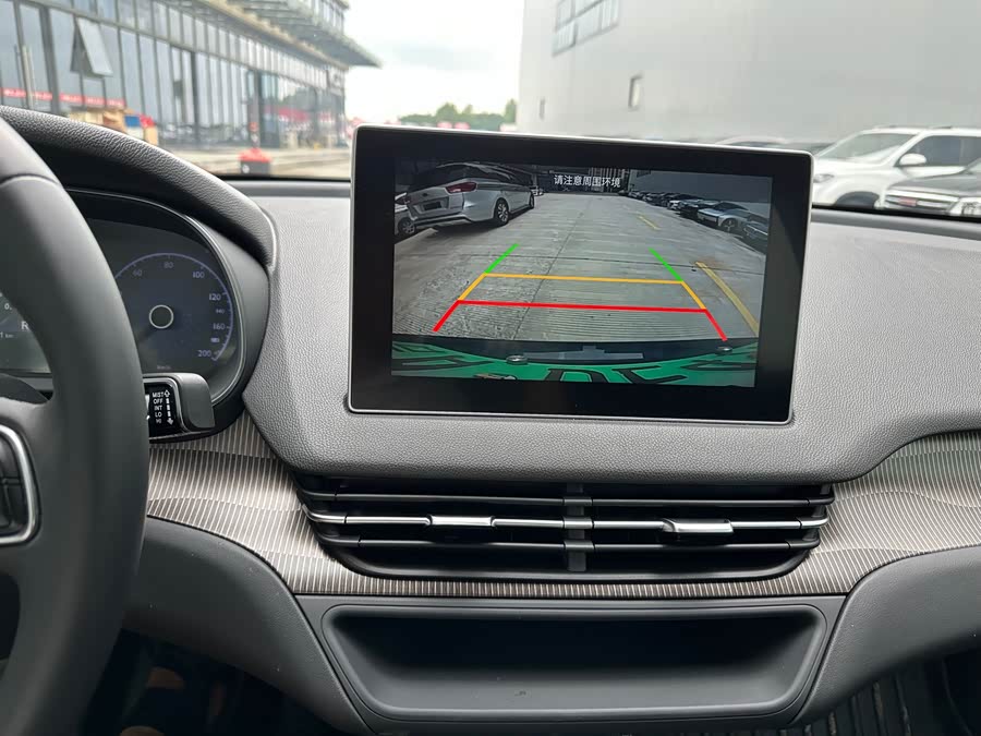 Hongqi E-QM5 2024 450km Travel Edition - zdjęcie 12