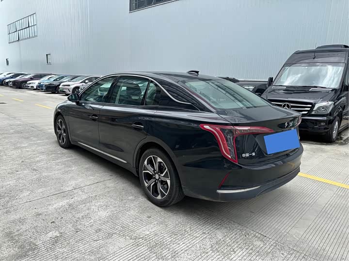 Hongqi E-QM5 2024 450km Travel Edition - zdjęcie 18