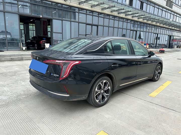 Hongqi E-QM5 2024 450km Travel Edition - zdjęcie 20