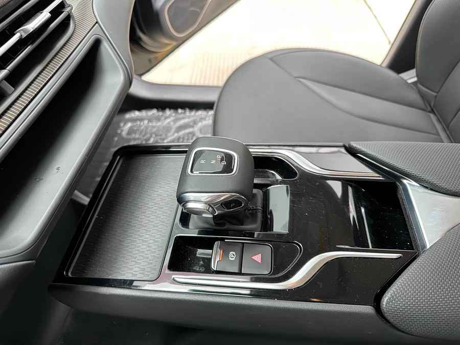 Hongqi E-QM5 2024 450km Travel Edition - zdjęcie 10