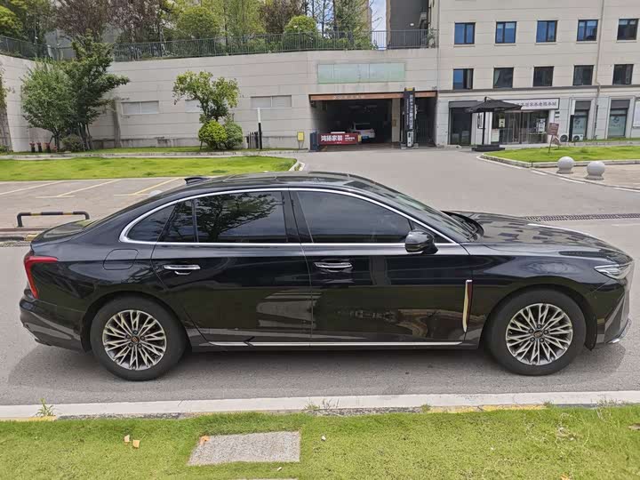 Hongqi H5 2023 1.5T DCT Intelligent Connected Edition - zdjęcie 14