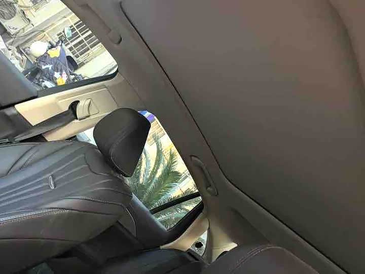 Hongqi H5 2023 1.5T DCT Intelligent Connected Flag Joy Version - zdjęcie 18