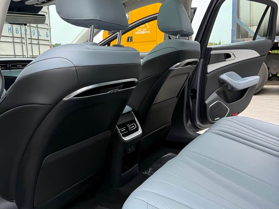 Hongqi H5 PHEV 2025 170 Super Hybrid Edition - zdjęcie 10