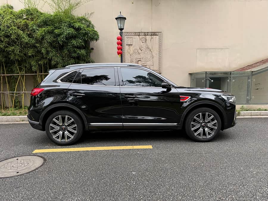 Hongqi HS5 2022 Facelift 2.0T Intelligent Flag Enjoy 4WD - zdjęcie 18