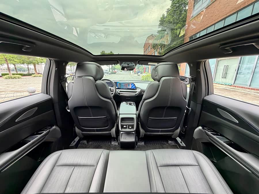 IQ Rui Ge 2024 Rear Drive Standard Range Luxury - zdjęcie 14