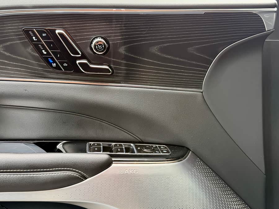 IQ Rui Ge 2024 Rear Drive Standard Range Luxury - zdjęcie 19