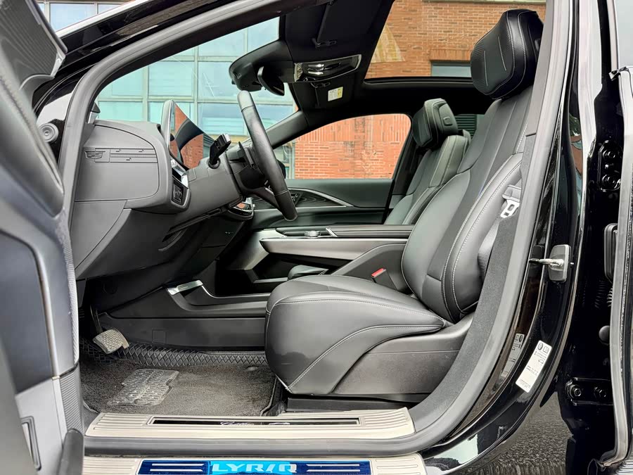 IQ Rui Ge 2024 Rear Drive Standard Range Luxury - zdjęcie 9