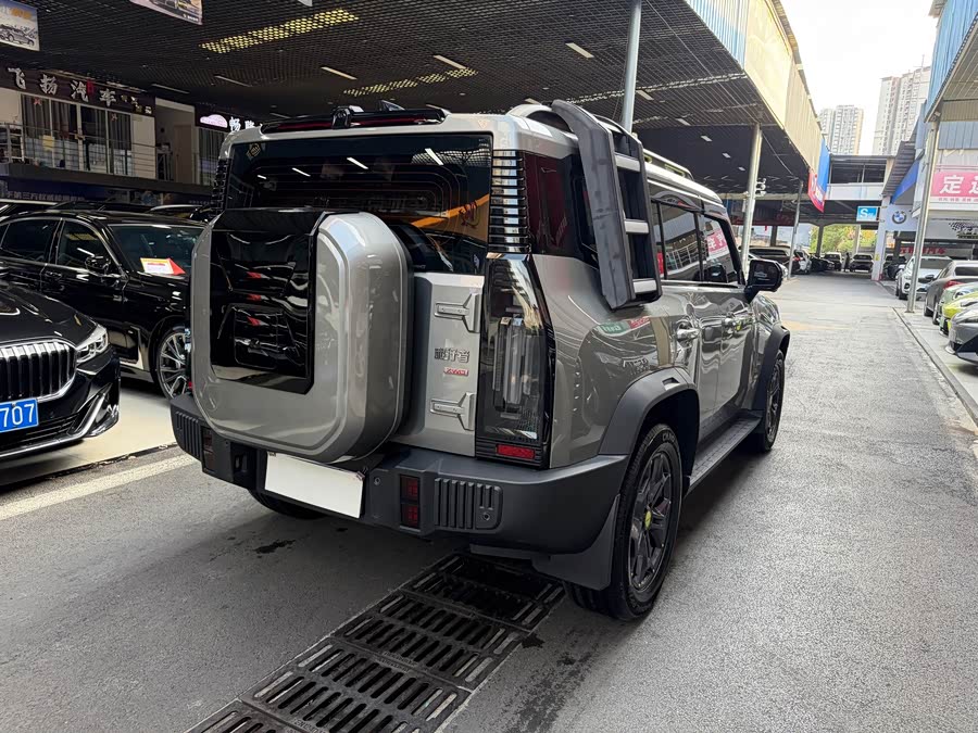 Jietu Traveler 2023 2.0T Four-Wheel Drive Crossing PRO - zdjęcie 4