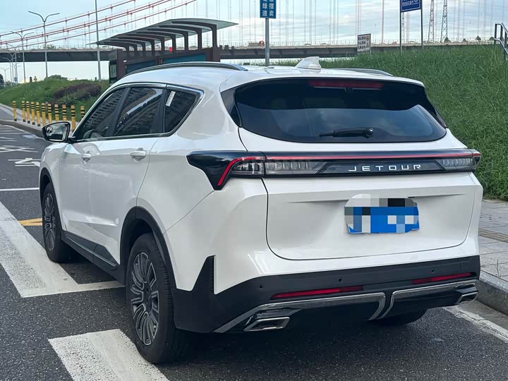 Jietu X70 PLUS 2025 1.5T Elite 5-seater - zdjęcie 15