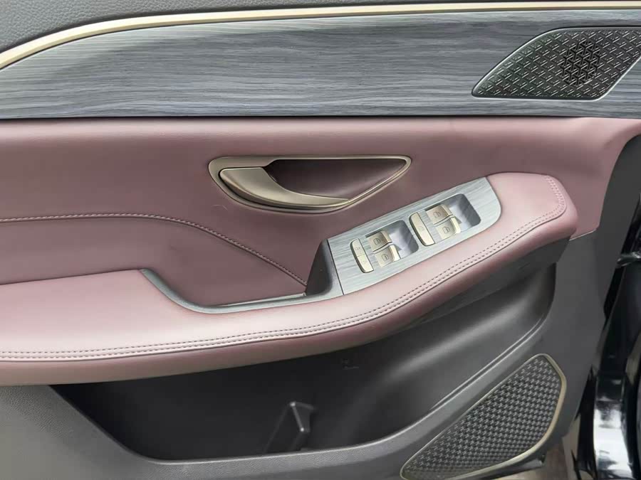 Jietu X90 PLUS 2023 1.6TD DCT Flat 7-Seater - zdjęcie 11