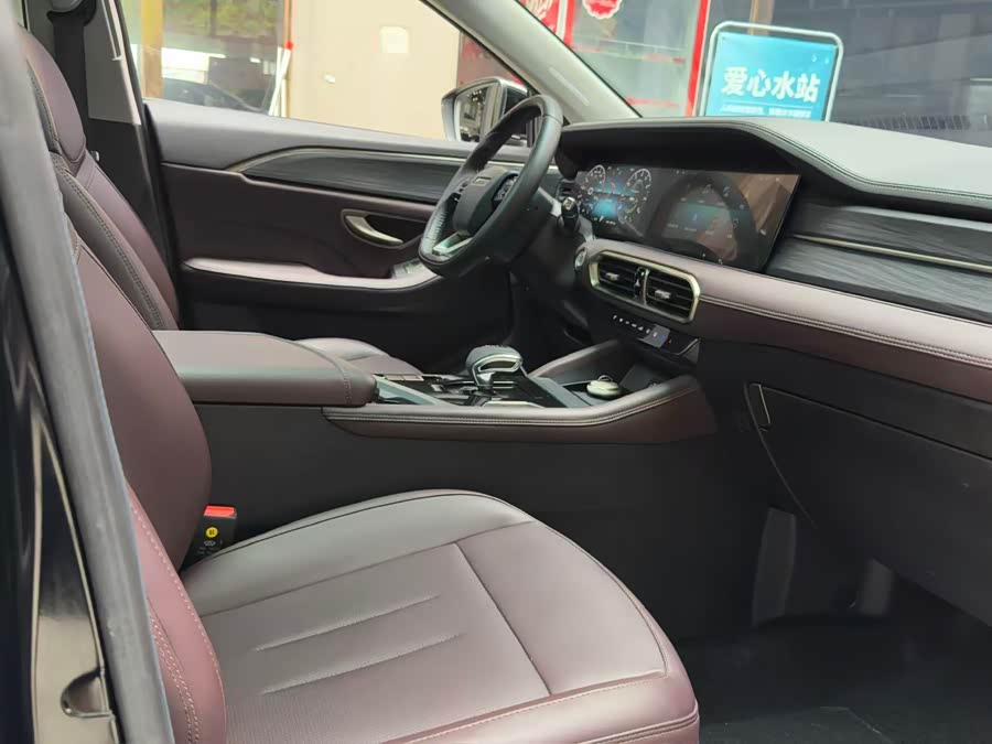Jietu X90 PLUS 2023 1.6TD DCT Flat 7-Seater - zdjęcie 14