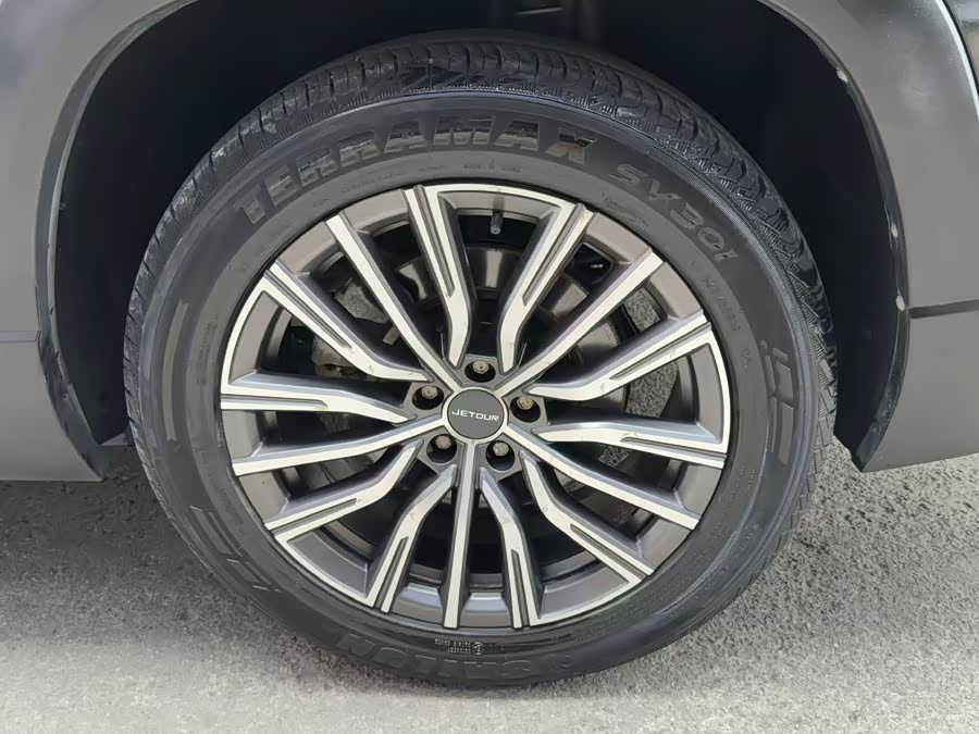 Jietu X90 PLUS 2023 1.6TD DCT Flat 7-Seater - zdjęcie 15