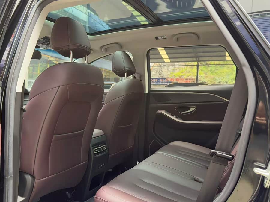 Jietu X90 PLUS 2023 1.6TD DCT Flat 7-Seater - zdjęcie 5