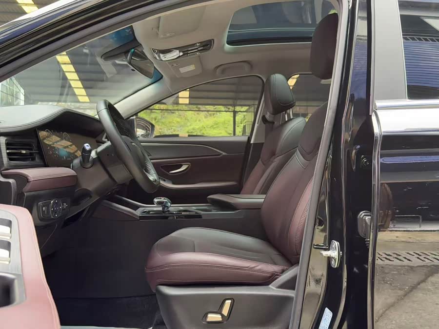 Jietu X90 PLUS 2023 1.6TD DCT Flat 7-Seater - zdjęcie 10