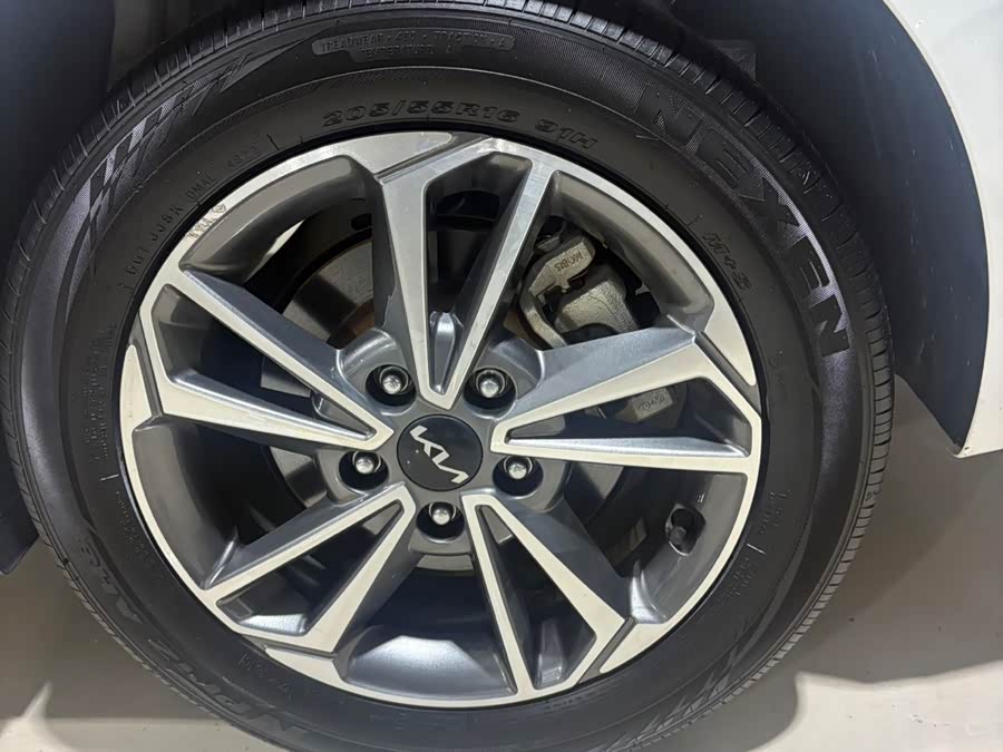 Kia K3 2023 1.5L CVT Luxury - zdjęcie 11