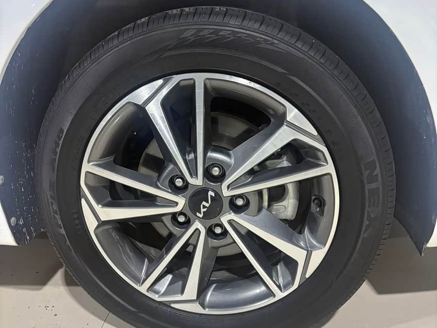 Kia K3 2023 1.5L CVT Luxury - zdjęcie 13
