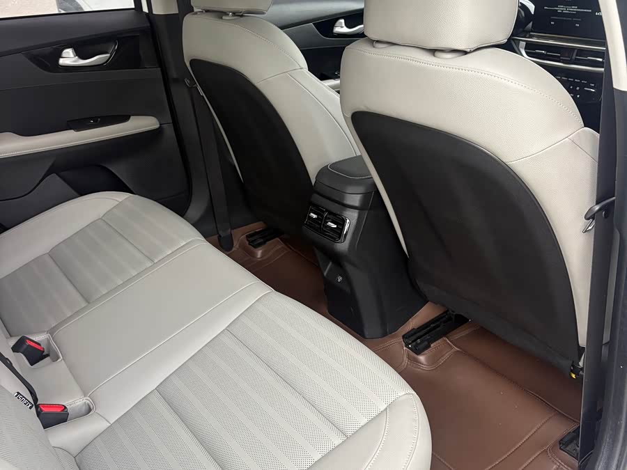 Kia K3 2023 1.5L CVT Luxury - zdjęcie 18