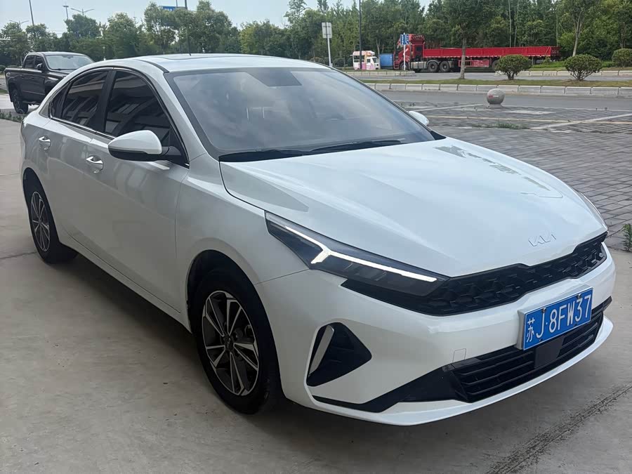 Kia K3 2023 1.5L CVT Luxury - zdjęcie 3