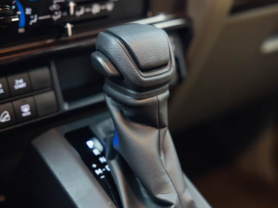 Land Cruiser LC71 2024 4.0L Auto - zdjęcie 12
